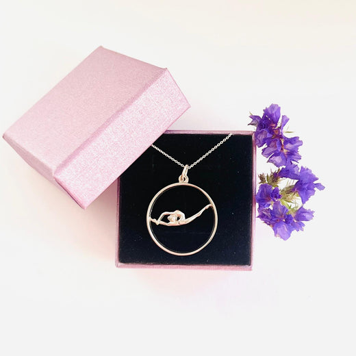 Collier en argent avec perle « Gymnaste volante »