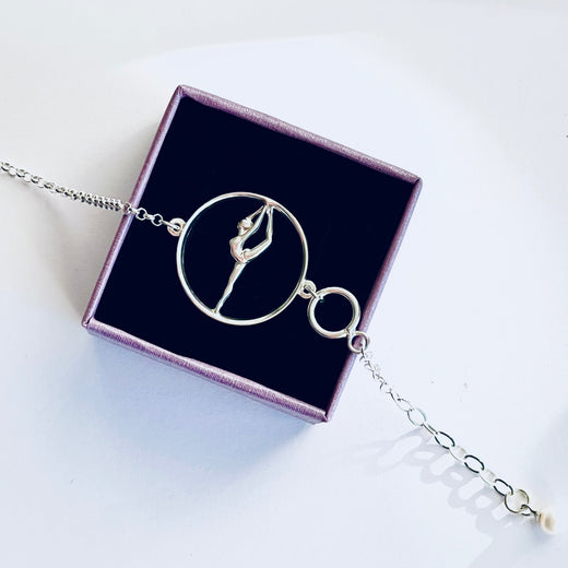 Bracelet en argent avec gymnaste