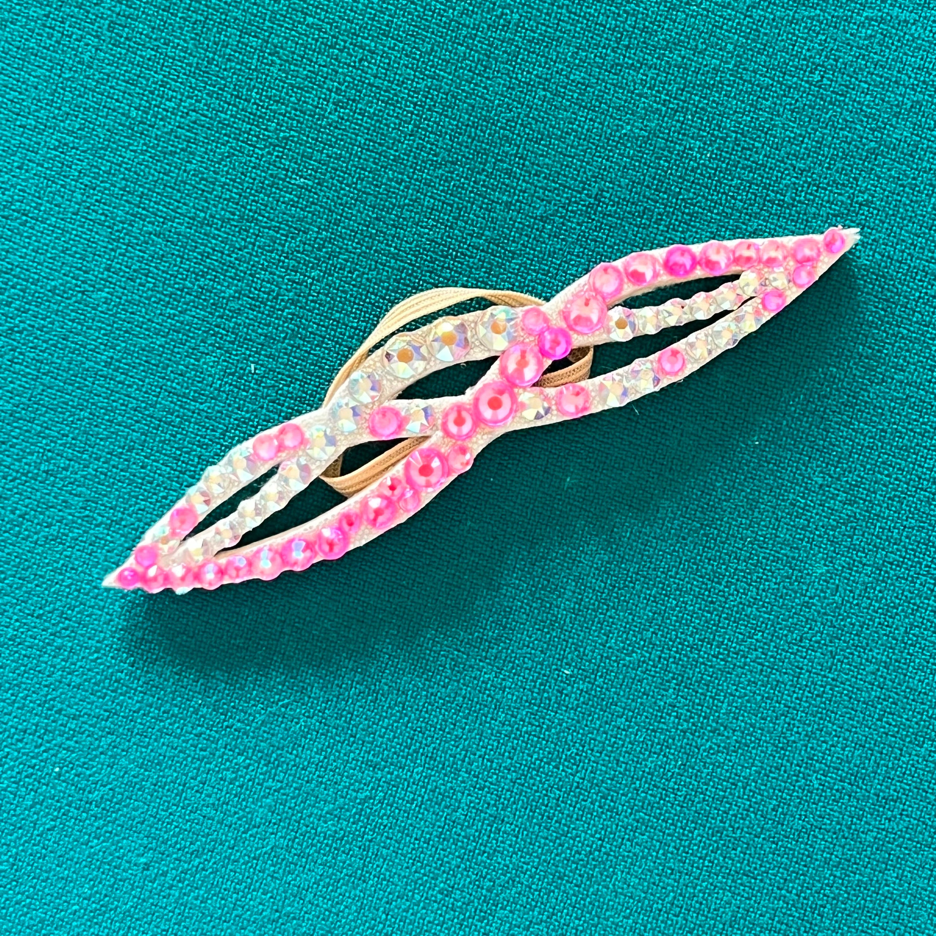 Accessoire pour cheveux pour les compétitions de gymnastique rythmique