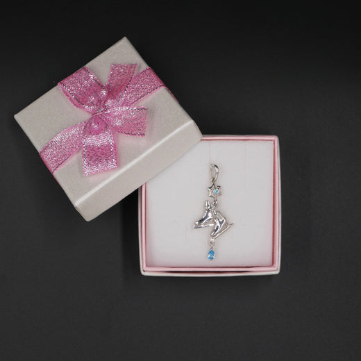Pendentif en argent orné de pierres précieuses « Patins »