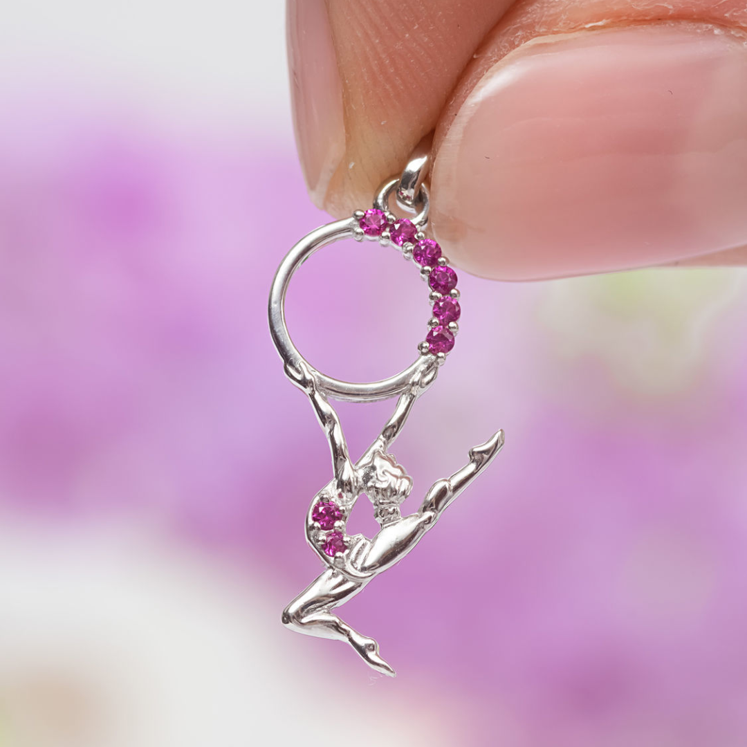 Pendentif en argent avec pierres précieuses "Fille au Cerceau"