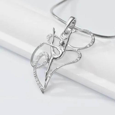 Pendentif en argent « Fille jouant avec un ruban »